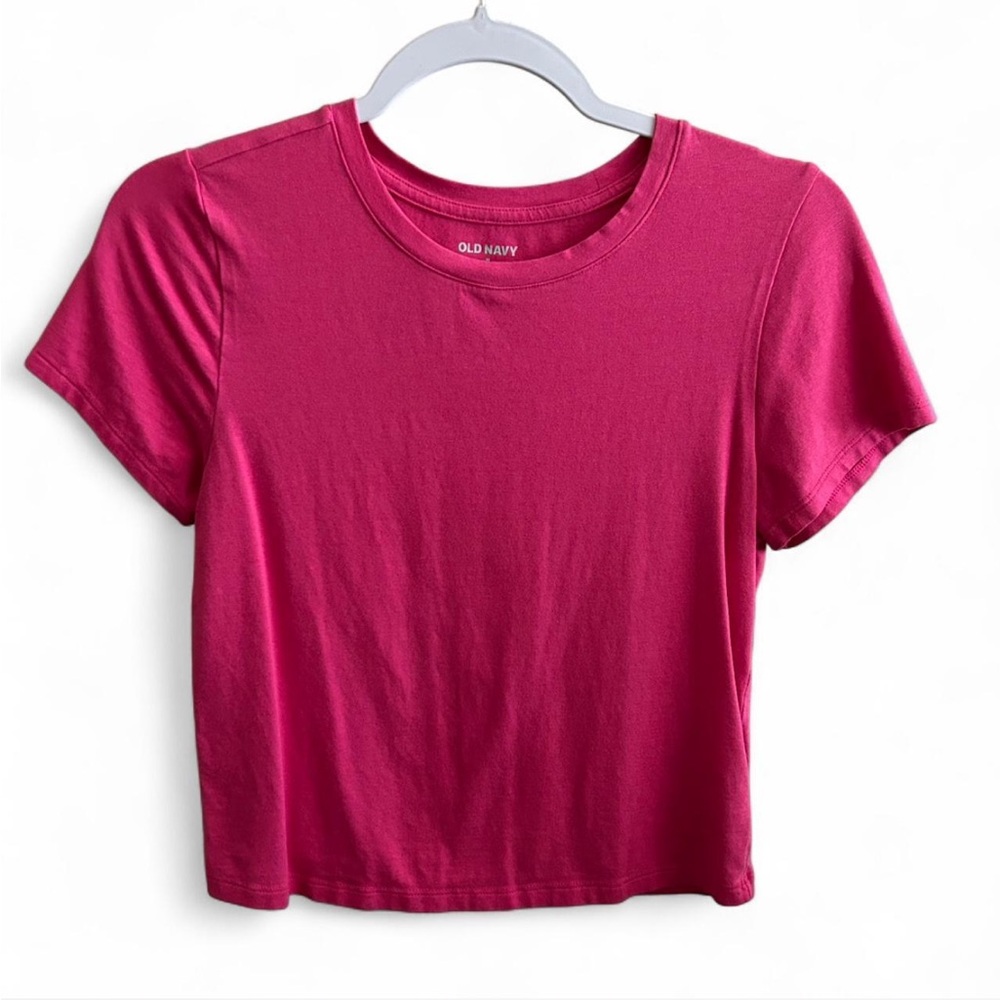 Old Navy Fuchsia cropped Tee
